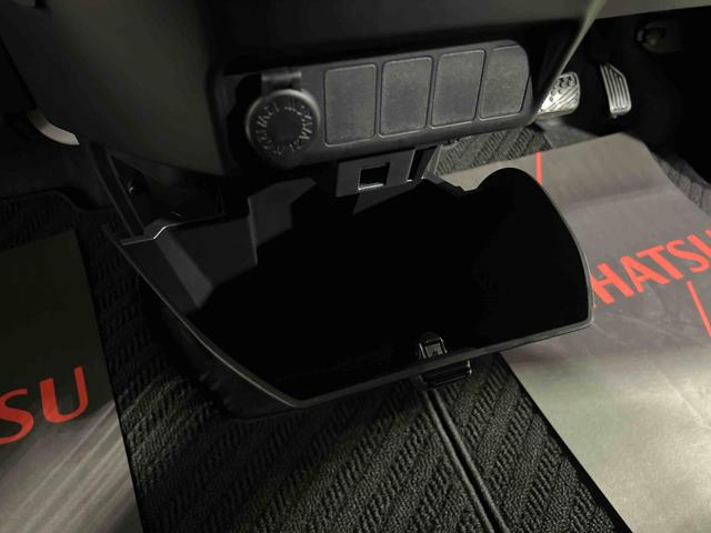 トールカスタムＧ純正ナビ　バックカメラ　キーフリーシステム　ステアリングスイッチ　電動格納ミラー　オートエアコン　両側パワースライドドア　認定中古車　ＣＶＴ　６６０（香川県）の中古車