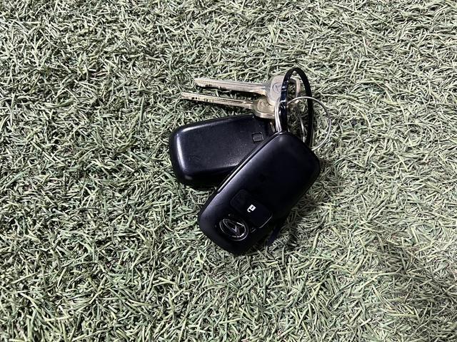 ハイゼットトラックエクストラキーフリーシステム　電動格納ミラー　オートライト　マニュアルエアコン　アイドリングストップ　取説・保証書付き　認定中古車　ＣＶＴ　４ＷＤ　６６０（香川県）の中古車