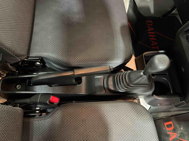 ハイゼットトラックスタンダード　エアコン・パワステレス純正ラジオ　取扱説明書　スペアタイヤ　認定中古車　５速ＭＴ　６６０（香川県）の中古車