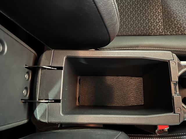 ロッキープレミアムG HEVディスプレイオーディオ バックカメラ シートヒーター キーフリー オートエアコン 認定中古車 CVT 1200(香川県)の中古車