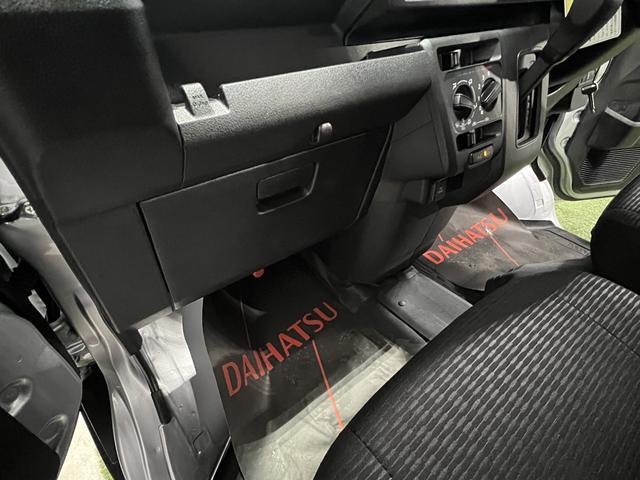 ハイゼットカーゴＤＸラジオ　キーレス　エアコン　取扱説明書　保証書　認定中古車　ＣＶＴ　６６０（香川県）の中古車