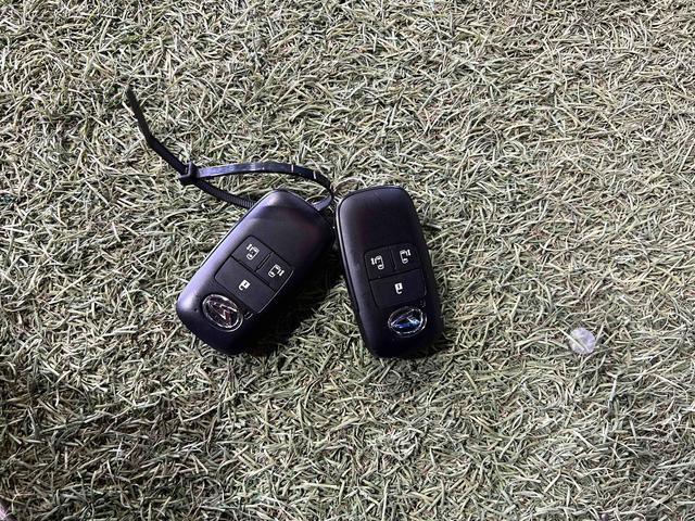 トールカスタムＧナビ　パノラマカメラ　ドラレコ　ＥＴＣ　ステアリングスイッチ　キーフリー　オートエアコン　サンシェード　両側パワースライドドア　認定中古車　ＣＶＴ　６６０（香川県）の中古車