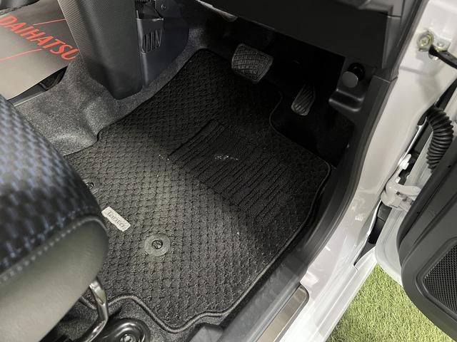 タントカスタムＲＳ４ＷＤ　純正ナビ　ドラレコ　ＥＴＣ　バックカメラ　ＴＶ　ラジオ　クルコン　両側パワースライドドア　ピラーレス　ステアリングスイッチ　サンシェード　シートテーブル　認定中古車　ＣＶＴ　６６０（香川県）の中古車