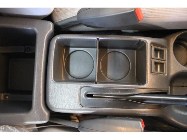 サンバートラックＴＢ　５ＭＴ車認定中古車　５ＭＴ車　三方開　ＡＭ／ＦＭラジオ　マニュアルエアコン　パワーステアリング　ハロゲンヘッドライト　運転席エアバッグ　荷台作業灯　ラバーマット（香川県）の中古車