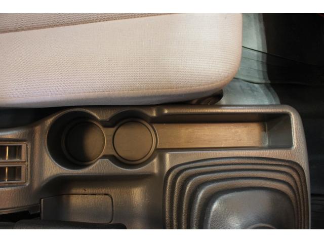 サンバートラックＴＢ　５ＭＴ車認定中古車　５ＭＴ車　三方開　ＡＭ／ＦＭラジオ　マニュアルエアコン　パワーステアリング　ハロゲンヘッドライト　運転席エアバッグ　荷台作業灯　ラバーマット（香川県）の中古車