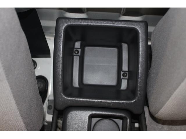 サンバートラックＴＢ　５ＭＴ車認定中古車　５ＭＴ車　三方開　ＡＭ／ＦＭラジオ　マニュアルエアコン　パワーステアリング　ハロゲンヘッドライト　運転席エアバッグ　荷台作業灯　ラバーマット（香川県）の中古車