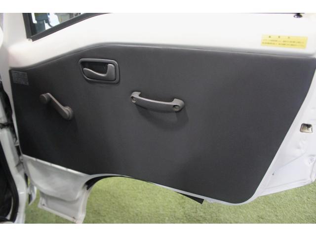サンバートラックＴＢ　５ＭＴ車認定中古車　５ＭＴ車　三方開　ＡＭ／ＦＭラジオ　マニュアルエアコン　パワーステアリング　ハロゲンヘッドライト　運転席エアバッグ　荷台作業灯　ラバーマット（香川県）の中古車