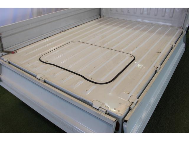 サンバートラックＴＢ　５ＭＴ車認定中古車　５ＭＴ車　三方開　ＡＭ／ＦＭラジオ　マニュアルエアコン　パワーステアリング　ハロゲンヘッドライト　運転席エアバッグ　荷台作業灯　ラバーマット（香川県）の中古車