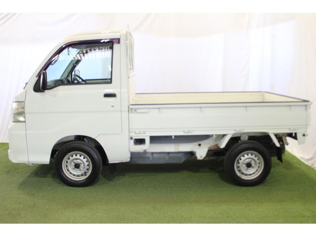 ハイゼットトラックスペシャル認定中古車　５ＭＴ車　三方開　ＡＭラジオ　ラバーマット　ドアバイザー　ハロゲンヘッドライト　ヘッドライトレベライザー　取扱説明書　メンテナンスノート（香川県）の中古車