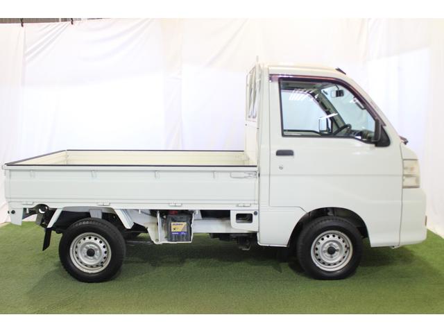 ハイゼットトラックスペシャル認定中古車　５ＭＴ車　三方開　ＡＭラジオ　ラバーマット　ドアバイザー　ハロゲンヘッドライト　ヘッドライトレベライザー　取扱説明書　メンテナンスノート（香川県）の中古車