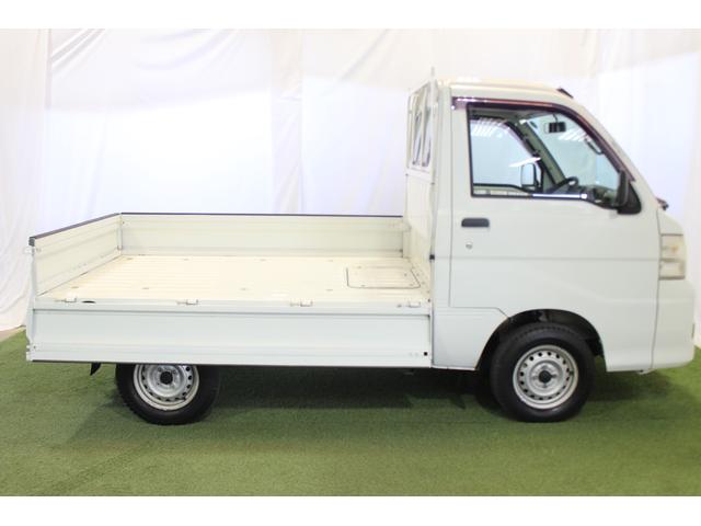 ハイゼットトラックスペシャル認定中古車　５ＭＴ車　三方開　ＡＭラジオ　ラバーマット　ドアバイザー　ハロゲンヘッドライト　ヘッドライトレベライザー　取扱説明書　メンテナンスノート（香川県）の中古車