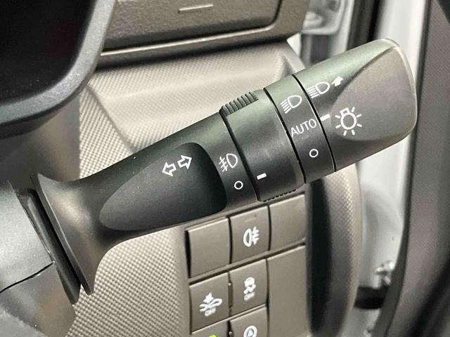 ロッキープレミアム９インチナビ　ドラレコ　後方カメラ　ＵＳＢ入力端子　Ｂｌｕｅｔｏｏｔｈ接続　ＥＴＣ　キーフリー　シートヒーター　ＬＥＤヘッドライト　オートライト　オートハイビーム　衝突被害軽減システム（高知県）の中古車