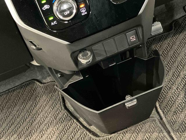トールカスタムＧ　ターボ　ＳＡII９インチナビ　Ｂｌｕｅｔｏｏｔｈ接続　全周囲カメラ　ＥＴＣ車載器　ドライブレコーダー　ＬＥＤヘッドライト　オートライト　電動スライドドア　キーフリー　衝突被害軽減システム（高知県）の中古車