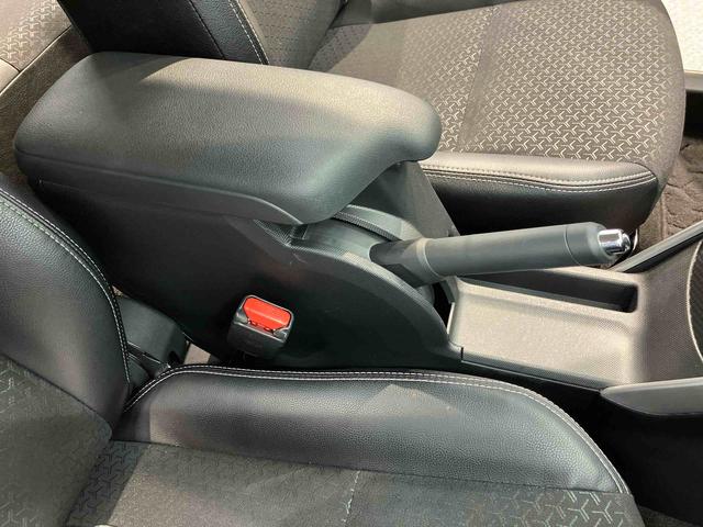 ロッキープレミアム９インチナビ　ＵＳＢ入力端子　Ｂｌｕｅｔｏｏｔｈ接続　バックカメラ　ドライブレコーダー　ＥＴＣ車載器　ＬＥＤヘッドライト　オートライト　オートハイビーム　クリアランスソナー　キーフリー（高知県）の中古車