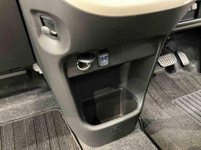 ムーヴキャンバスＧメイクアップリミテッド　ＳＡIII７インチナビ　ＵＳＢ入力端子　Ｂｌｕｅｔｏｏｔｈ接続　全周囲カメラ　ＥＴＣ車載器　ＬＥＤヘッドライト　オートライト　オートハイビーム　電動スライドドア　キーフリー　衝突被害軽減システム（高知県）の中古車
