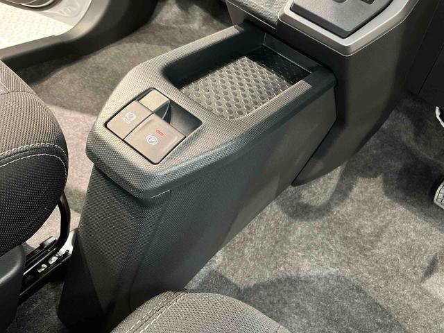 タフトＧ　ダーククロムベンチャーディスプレイオーディオ　ＵＳＢ入力端子　Ｂｌｕｅｔｏｏｔｈ接続　ＨＤＭＩ入力端子　バックカメラ　ＬＥＤヘッドライト　オートライト　オートハイビーム　クリアランスソナー　前席シートヒーター　キーフリー（高知県）の中古車