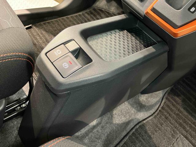 タフトＧターボ　４ＷＤ前席シートヒーター　後方カメラ　ＵＳＢ入力端子　キーフリー　衝突被害軽減システム　クリアランスソナー　ＬＥＤヘッドライト　オートライト　オートハイビーム（高知県）の中古車