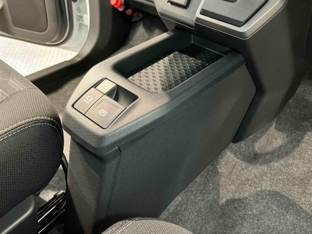 タフトＧ　ダーククロムベンチャーディスプレイオーディオ　後方カメラ　ＵＳＢ入力端子　Ｂｌｕｅｔｏｏｔｈ接続　ＨＤＭＩ入力端子　キーフリー　前席シートヒーター　衝突被害軽減システム　クリアランスソナー　ＬＥＤヘッドライト　オートライト（高知県）の中古車