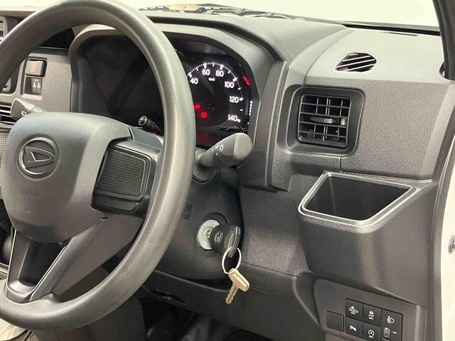 ハイゼットカーゴＤＸＣＤチューナー　Ｂｌｕｅｔｏｏｔｈ接続　衝突被害軽減システム　左右スライドドア　クリアランスソナー　オートライト　オートハイビーム（高知県）の中古車