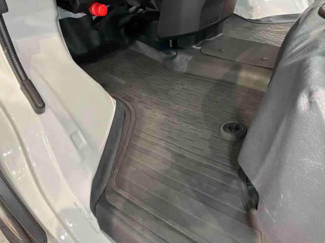 ハイゼットカーゴＤＸＣＤチューナー　Ｂｌｕｅｔｏｏｔｈ接続　衝突被害軽減システム　左右スライドドア　クリアランスソナー　オートライト　オートハイビーム（高知県）の中古車