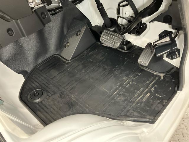 ハイゼットトラックスタンダード　４ＷＤ衝突被害軽減システム　クリアランスソナー　オートライト　オートハイビーム（高知県）の中古車