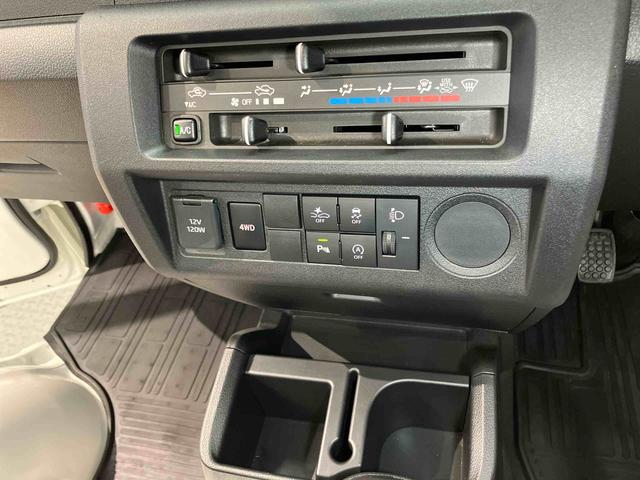 ハイゼットトラックスタンダード　４ＷＤ衝突被害軽減システム　クリアランスソナー　オートライト　オートハイビーム（高知県）の中古車