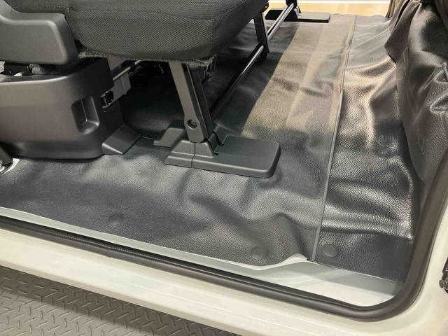 ハイゼットカーゴＤＸ　４ＷＤ衝突被害軽減システム　左右スライドドア　クリアランスソナー　オートライト　オートハイビーム（高知県）の中古車