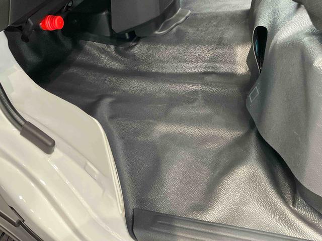 ハイゼットカーゴＤＸ　４ＷＤ衝突被害軽減システム　左右スライドドア　クリアランスソナー　オートライト　オートハイビーム（高知県）の中古車