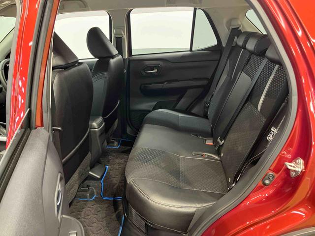 ロッキープレミアムＧ　ＨＥＶディスプレイオーディオ　後方カメラ　ＵＳＢ入力端子　Ｂｌｕｅｔｏｏｔｈ接続　ＨＤＭＩ入力端子　前席シートヒーター　キーフリー　衝突被害軽減システム　クリアランスソナー　ＬＥＤヘッドライト　オートライト（高知県）の中古車