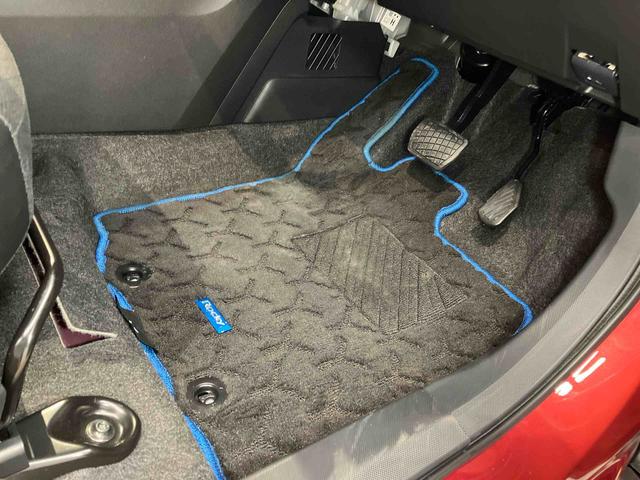 ロッキープレミアムＧ　ＨＥＶディスプレイオーディオ　後方カメラ　ＵＳＢ入力端子　Ｂｌｕｅｔｏｏｔｈ接続　ＨＤＭＩ入力端子　前席シートヒーター　キーフリー　衝突被害軽減システム　クリアランスソナー　ＬＥＤヘッドライト　オートライト（高知県）の中古車