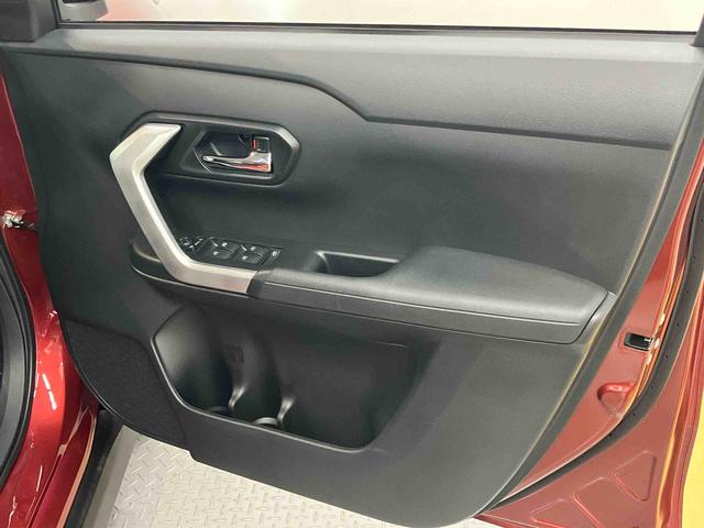 ロッキープレミアムＧ　ＨＥＶディスプレイオーディオ　後方カメラ　ＵＳＢ入力端子　Ｂｌｕｅｔｏｏｔｈ接続　ＨＤＭＩ入力端子　前席シートヒーター　キーフリー　衝突被害軽減システム　クリアランスソナー　ＬＥＤヘッドライト　オートライト（高知県）の中古車