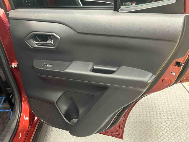 ロッキープレミアムＧ　ＨＥＶディスプレイオーディオ　後方カメラ　ＵＳＢ入力端子　Ｂｌｕｅｔｏｏｔｈ接続　ＨＤＭＩ入力端子　前席シートヒーター　キーフリー　衝突被害軽減システム　クリアランスソナー　ＬＥＤヘッドライト　オートライト（高知県）の中古車