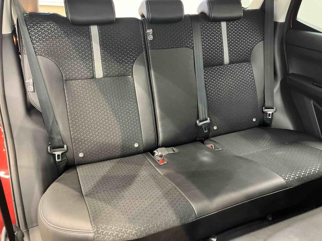 ロッキープレミアムＧ　ＨＥＶディスプレイオーディオ　後方カメラ　ＵＳＢ入力端子　Ｂｌｕｅｔｏｏｔｈ接続　ＨＤＭＩ入力端子　前席シートヒーター　キーフリー　衝突被害軽減システム　クリアランスソナー　ＬＥＤヘッドライト　オートライト（高知県）の中古車