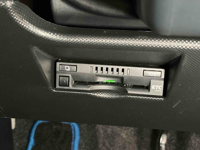 ロッキープレミアムＧ　ＨＥＶディスプレイオーディオ　後方カメラ　ＵＳＢ入力端子　Ｂｌｕｅｔｏｏｔｈ接続　ＨＤＭＩ入力端子　前席シートヒーター　キーフリー　衝突被害軽減システム　クリアランスソナー　ＬＥＤヘッドライト　オートライト（高知県）の中古車