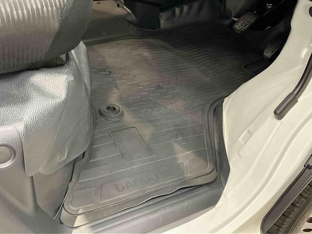 ハイゼットカーゴＤＸＣＤチューナー　Ｂｌｕｅｔｏｏｔｈ接続　衝突被害軽減システム　左右スライドドア　クリアランスソナー　オートライト　オートハイビーム（高知県）の中古車