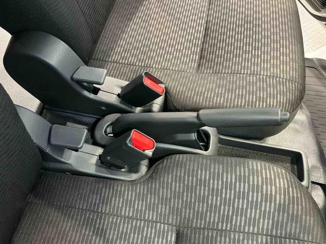 ハイゼットカーゴＤＸＣＤチューナー　Ｂｌｕｅｔｏｏｔｈ接続　衝突被害軽減システム　左右スライドドア　クリアランスソナー　オートライト　オートハイビーム（高知県）の中古車