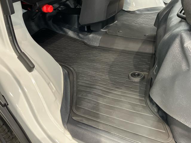 ハイゼットカーゴＤＸ衝突被害軽減システム　左右スライドドア　クリアランスソナー　オートライト　オートハイビーム（高知県）の中古車