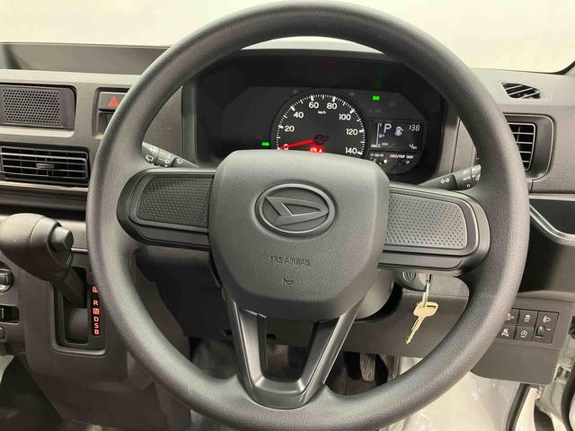 ハイゼットカーゴＤＸ　４ＷＤ衝突被害軽減システム　左右スライドドア　クリアランスソナー　オートライト　オートハイビーム（高知県）の中古車