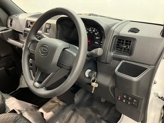 ハイゼットカーゴＤＸ　４ＷＤ衝突被害軽減システム　左右スライドドア　クリアランスソナー　オートライト　オートハイビーム（高知県）の中古車