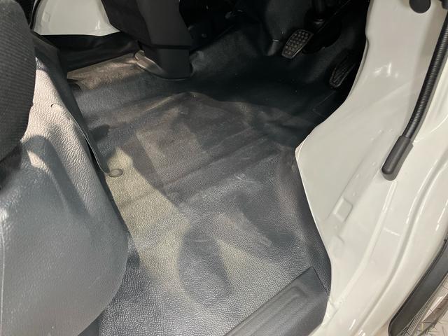 ハイゼットカーゴＤＸ　４ＷＤ衝突被害軽減システム　左右スライドドア　クリアランスソナー　オートライト　オートハイビーム（高知県）の中古車