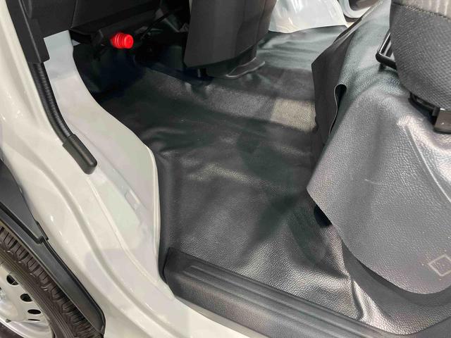 ハイゼットカーゴＤＸ　４ＷＤ衝突被害軽減システム　左右スライドドア　クリアランスソナー　オートライト　オートハイビーム（高知県）の中古車