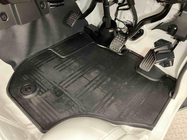 ハイゼットトラックジャンボスタンダード　４ＷＤディスプレイオーディオ　後方カメラ　ＵＳＢ入力端子　Ｂｌｕｅｔｏｏｔｈ接続　ＨＤＭＩ入力端子　荷台作業灯　省力パック　衝突被害軽減システム　クリアランスソナー　ＬＥＤヘッドライト　オートライト（高知県）の中古車