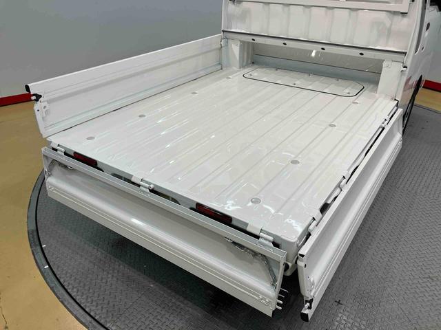 ハイゼットトラックジャンボスタンダード　４ＷＤディスプレイオーディオ　後方カメラ　ＵＳＢ入力端子　Ｂｌｕｅｔｏｏｔｈ接続　ＨＤＭＩ入力端子　荷台作業灯　省力パック　衝突被害軽減システム　クリアランスソナー　ＬＥＤヘッドライト　オートライト（高知県）の中古車