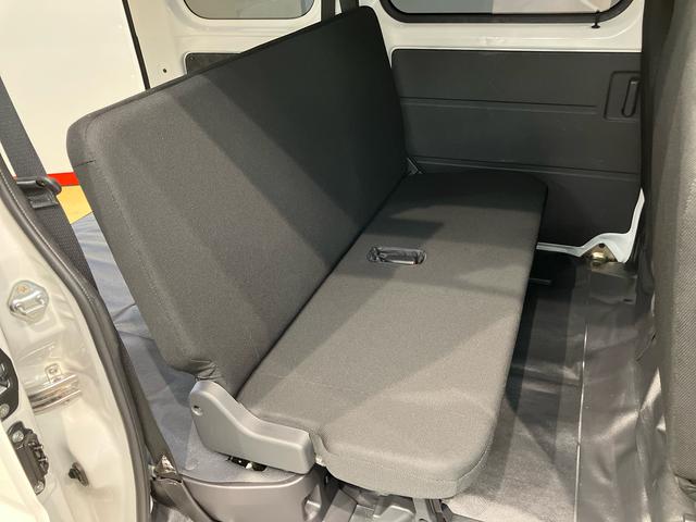 ハイゼットカーゴＤＸＣＤチューナー　衝突被害軽減システム　左右スライドドア　クリアランスソナー　オートハイビーム（高知県）の中古車