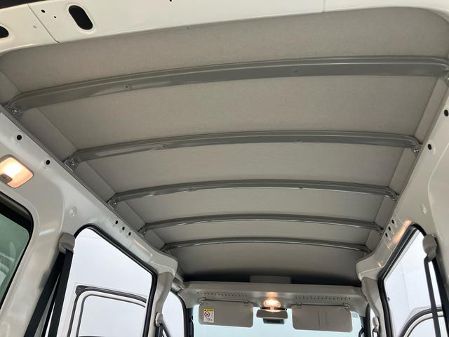 ハイゼットカーゴＤＸ　４ＷＤ衝突被害軽減システム　左右スライドドア　クリアランスソナー　オートライト　オートハイビーム（高知県）の中古車