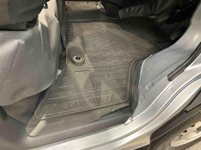 ハイゼットカーゴＤＸ衝突被害軽減システム　左右スライドドア　クリアランスソナー　オートライト　オートハイビーム（高知県）の中古車