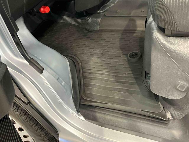 ハイゼットカーゴＤＸ衝突被害軽減システム　左右スライドドア　クリアランスソナー　オートライト　オートハイビーム（高知県）の中古車