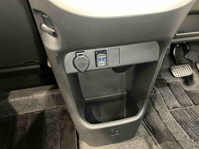 ムーヴキャンバスＧメイクアップＶＳ　ＳＡIII７インチナビ　全方位カメラ　ＵＳＢ入力端子　Ｂｌｕｅｔｏｏｔｈ接続　キーフリー　運転席シートヒーター　衝突被害軽減システム　左右電動スライドドア　ＬＥＤヘッドライト　オートライト　オートハイビーム（高知県）の中古車