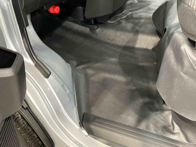 ハイゼットカーゴＤＸ衝突被害軽減システム　左右スライドドア　クリアランスソナー　ＬＥＤヘッドライト　オートライト　オートハイビーム（高知県）の中古車