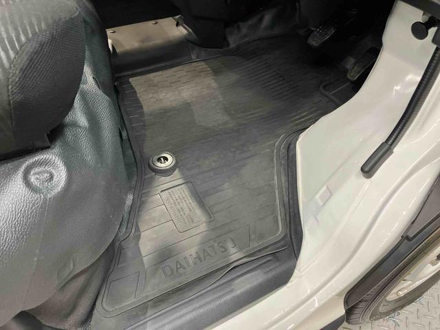 ハイゼットカーゴＤＸＣＤチューナー　ＵＳＢ入力端子　Ｂｌｕｅｔｏｏｔｈ接続　衝突被害軽減システム　左右スライドドア　クリアランスソナー　オートライト　オートハイビーム（高知県）の中古車